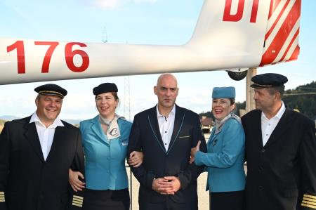 Posadka letala z dirigentom Matejem Rihterjem